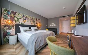 Ninetynine Amsterdam Airport Hoofddorp
