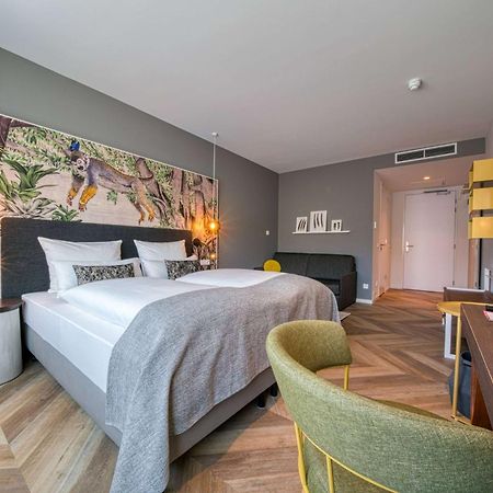 NinetyNine Amsterdam Airport Hotel Hoofddorp Buitenkant foto