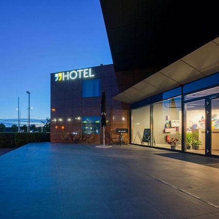 NinetyNine Amsterdam Airport Hotel Hoofddorp Buitenkant foto
