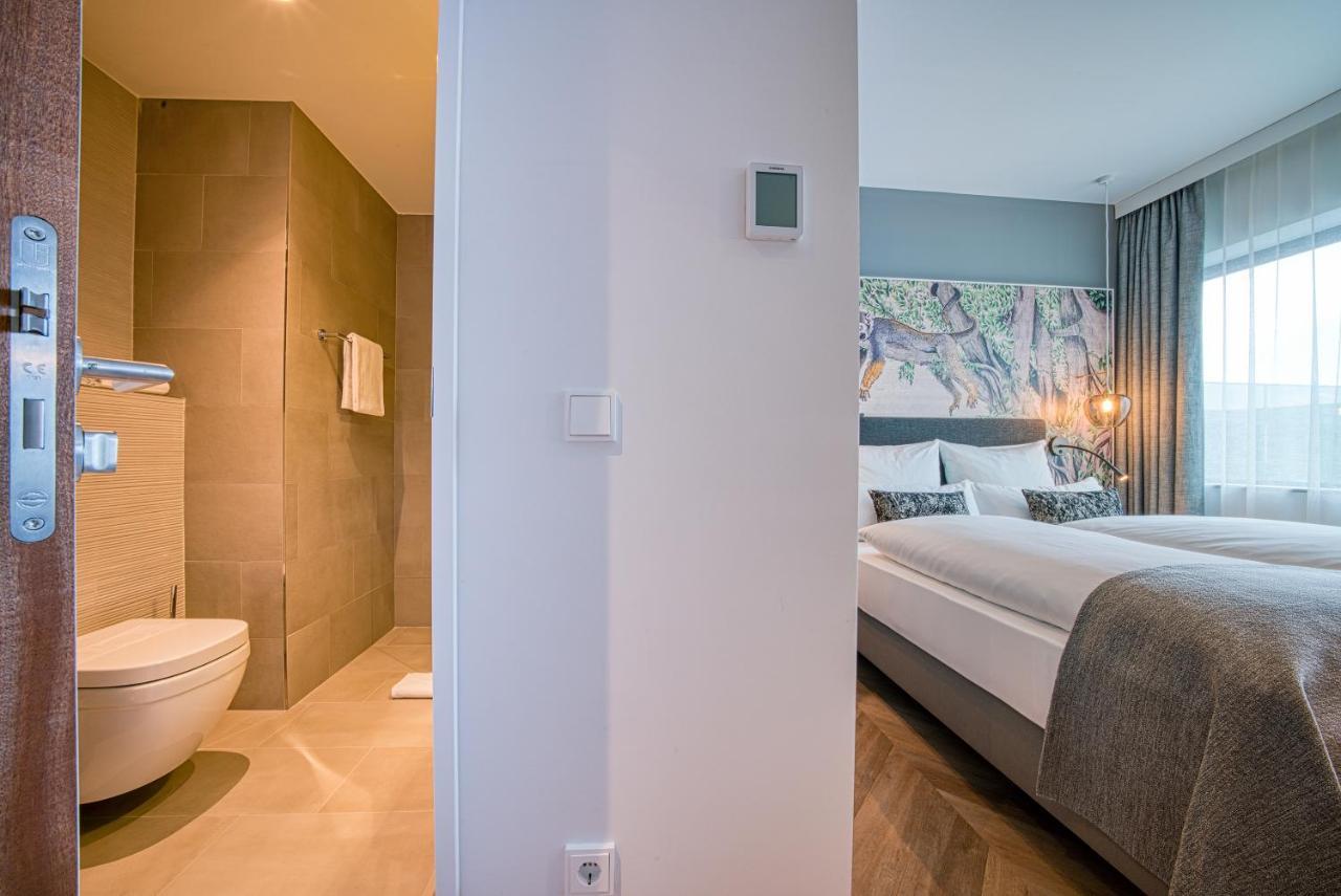 NinetyNine Amsterdam Airport Hotel Hoofddorp Buitenkant foto
