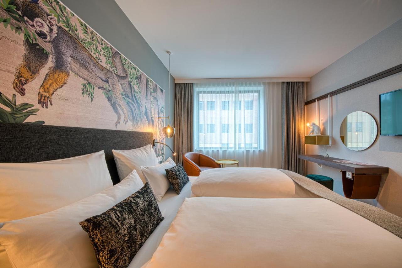 NinetyNine Amsterdam Airport Hotel Hoofddorp Buitenkant foto