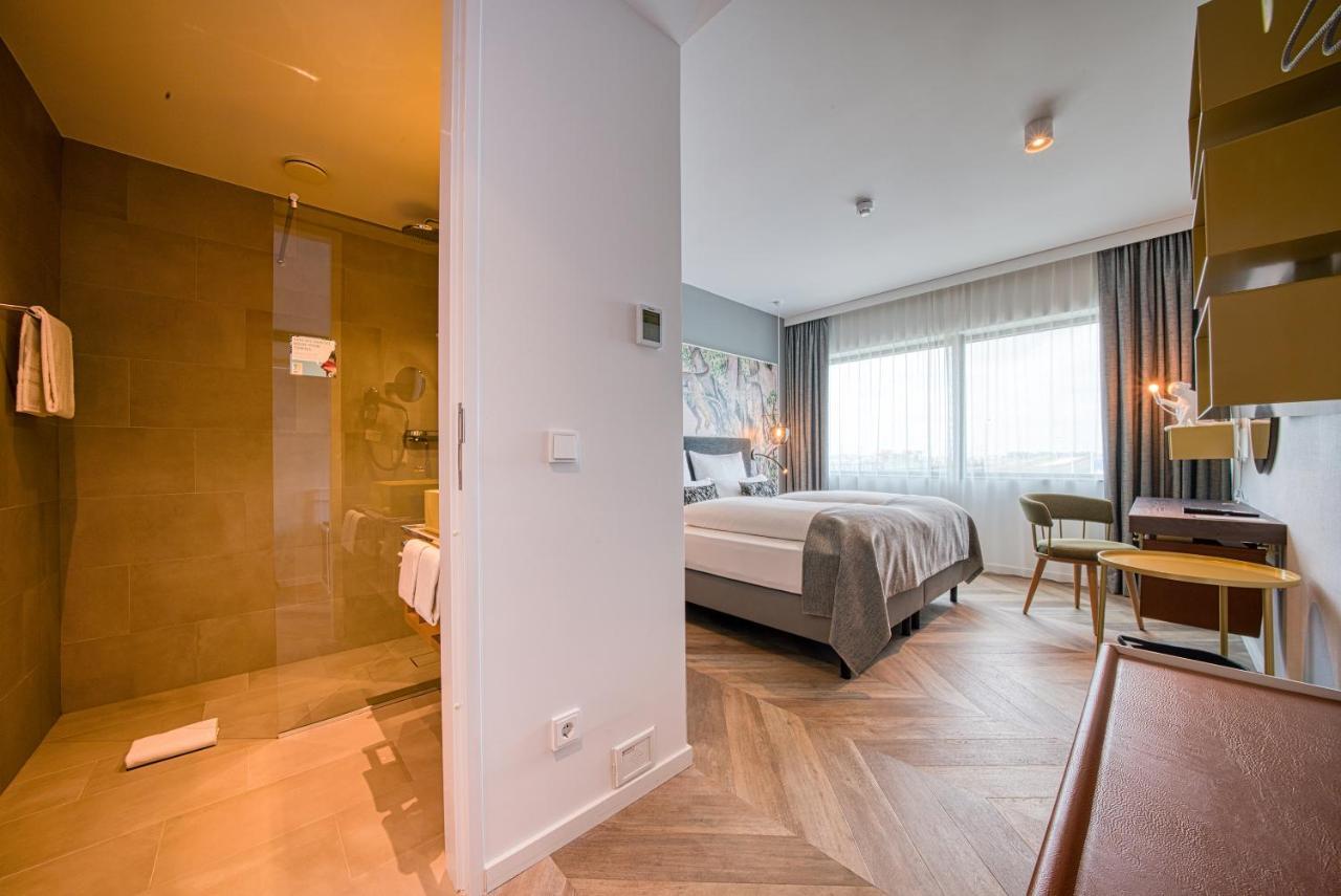 NinetyNine Amsterdam Airport Hotel Hoofddorp Buitenkant foto