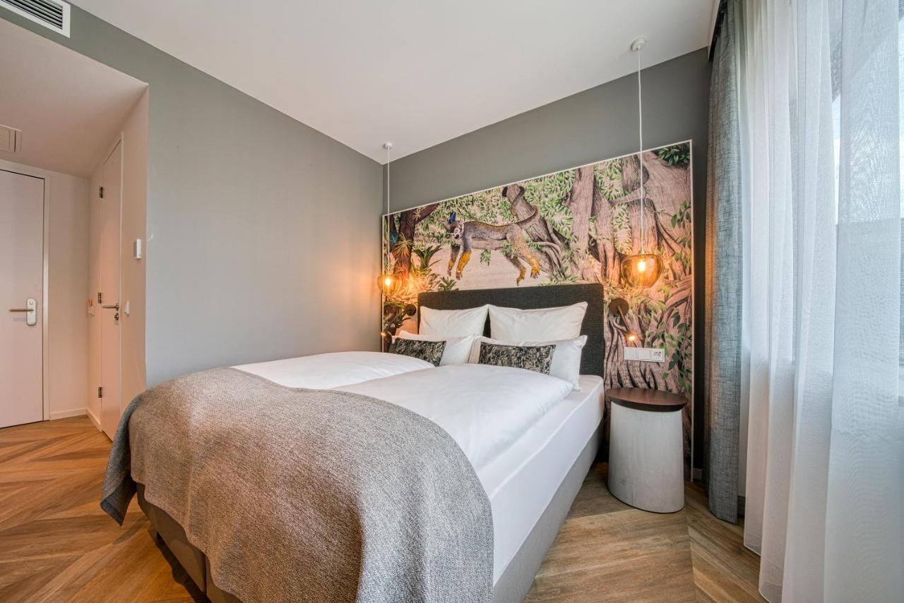 NinetyNine Amsterdam Airport Hotel Hoofddorp Buitenkant foto