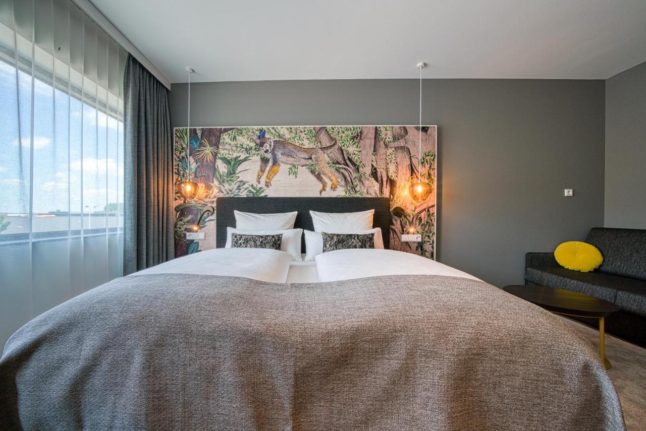 NinetyNine Amsterdam Airport Hotel Hoofddorp Buitenkant foto
