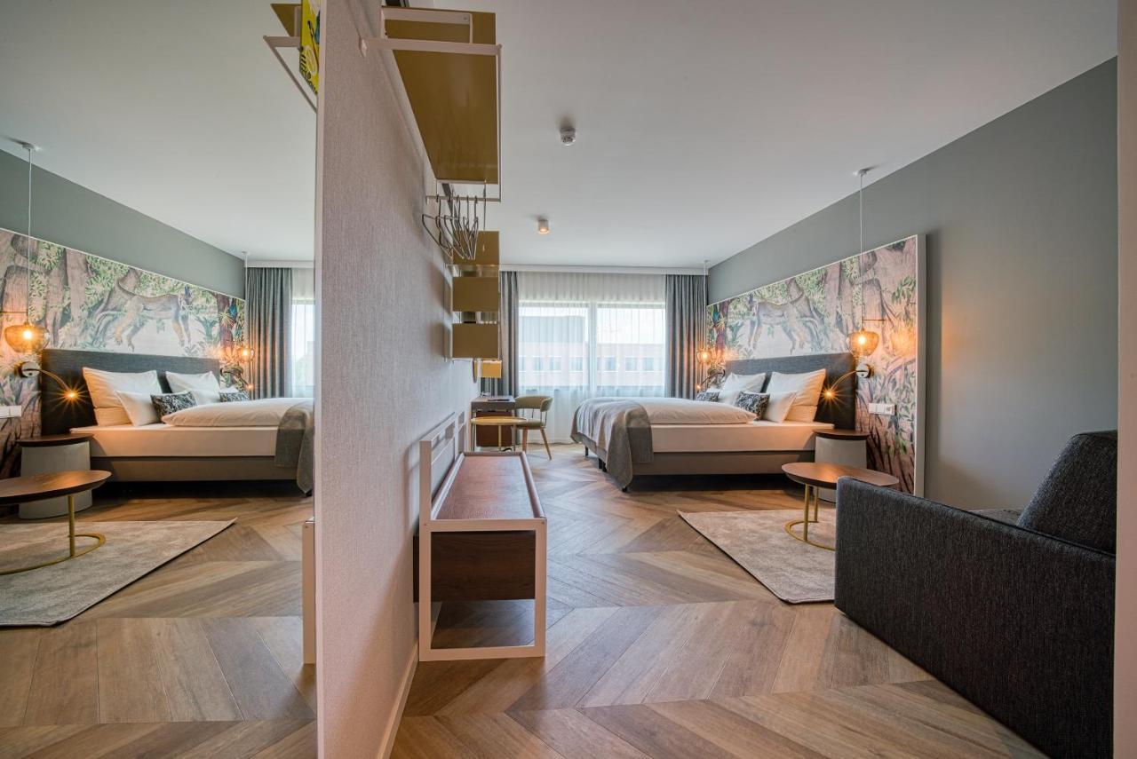 NinetyNine Amsterdam Airport Hotel Hoofddorp Buitenkant foto