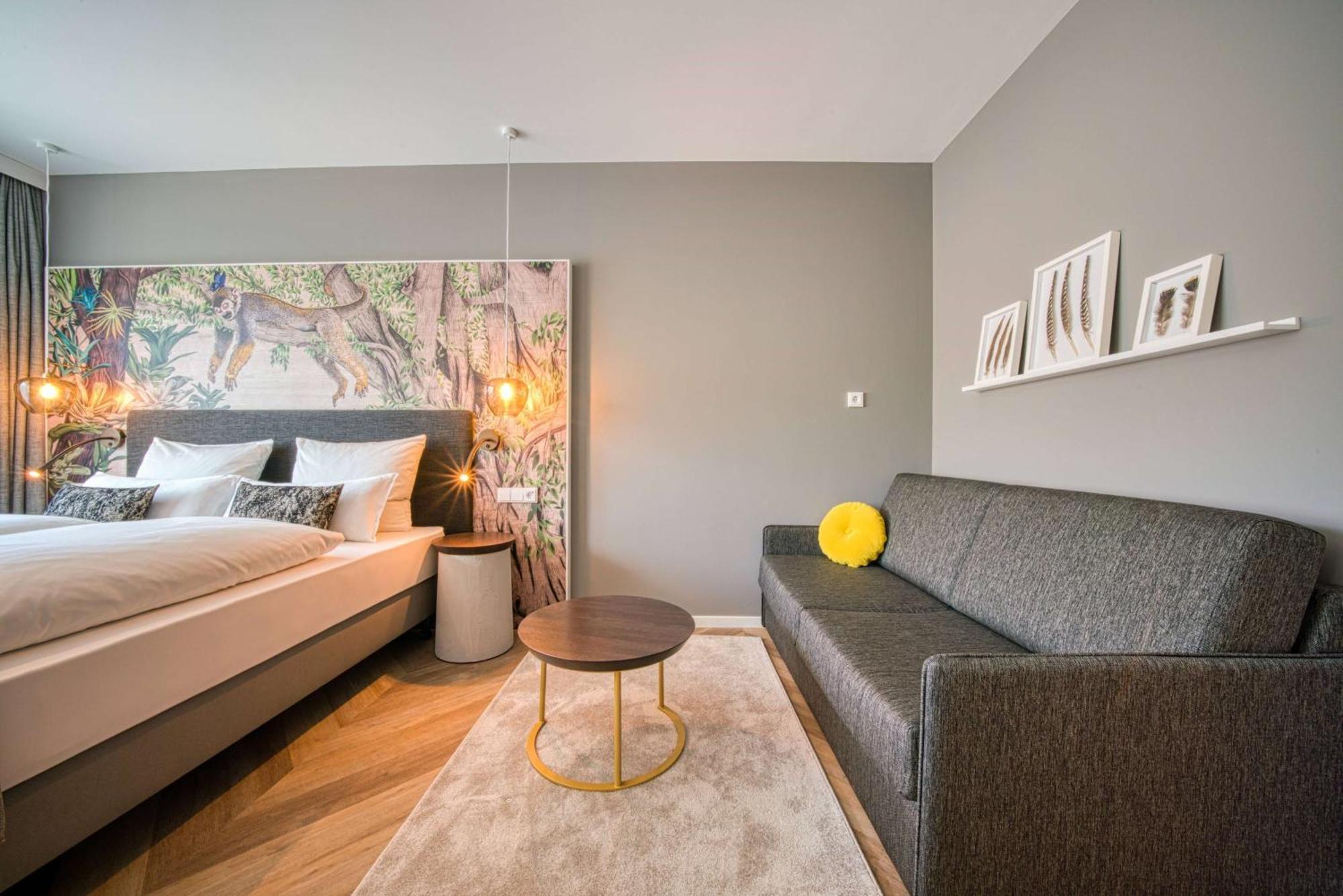 NinetyNine Amsterdam Airport Hotel Hoofddorp Buitenkant foto