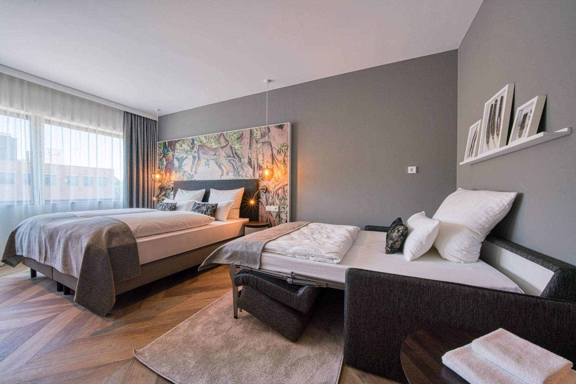 NinetyNine Amsterdam Airport Hotel Hoofddorp Buitenkant foto