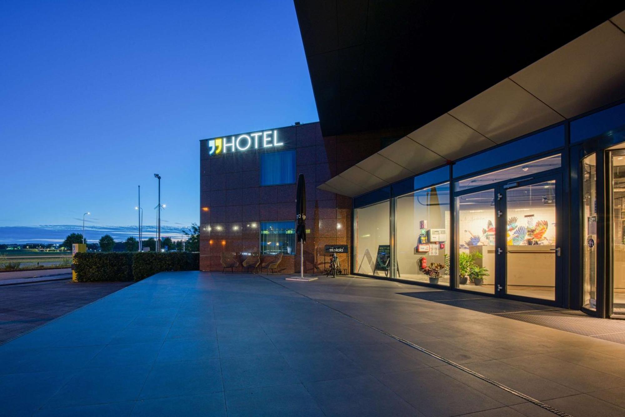 NinetyNine Amsterdam Airport Hotel Hoofddorp Buitenkant foto